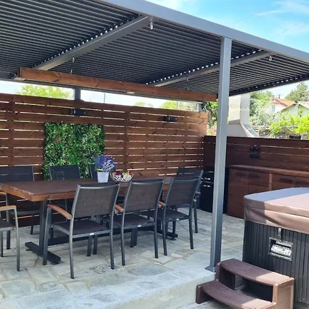 Oasis House Vergia