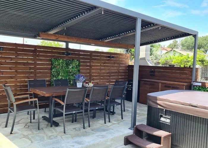 Oasis House Vergia